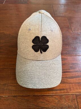 Heather Gray Baseball Cap w/Black Four-Leaf Clover Patch L / XL
